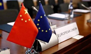 换个角度来看，黑天鹅突发！中欧关税战打响?欧洲对中国下手，加征小额包裹关税?