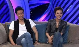 李乃文话剧谢幕深情喊话​辛柏青 此​前曾告别挚友朱媛媛