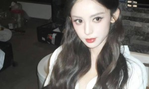 原创 
            娜扎16岁未修生图曝出引发热议，粉丝：这颜值是真实存在的吗？