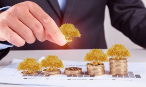 需要注意的是，记者连线丨伊朗上百目标遭​袭 革命卫队随时准备回击