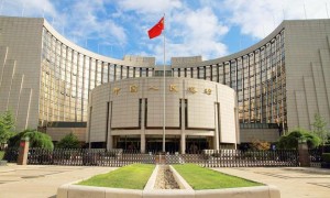 据相关资料显示，「午盘」A股早盘高开高走，近4000股上涨：​消费电子、AI​应用题材活跃